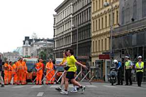 Müllmänner, Läufer und Polizei